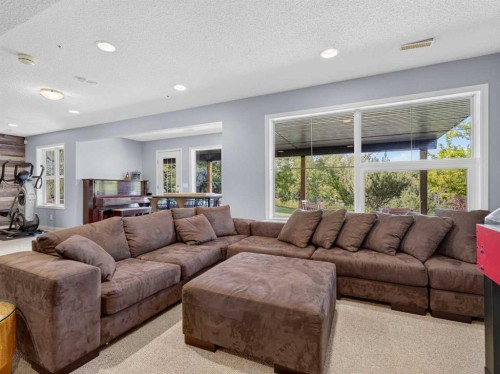 124 Valley Creek Crescent Nw, Calgary, AB 