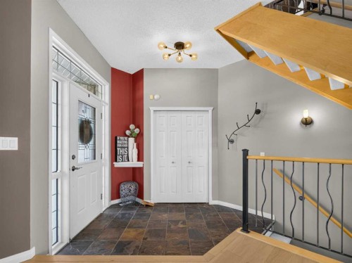 124 Valley Creek Crescent Nw, Calgary, AB 