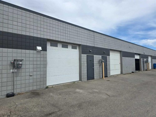 1247 36 Avenue Ne, Calgary, AB 