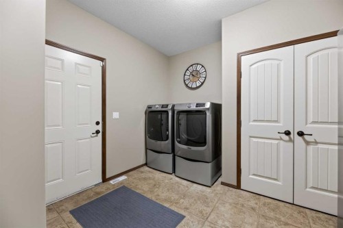 9 Vantage Crescent, Olds, AB 