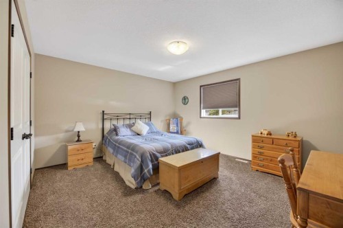 9 Vantage Crescent, Olds, AB 