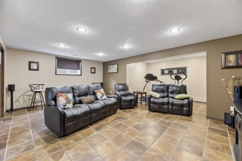 9 Vantage Crescent, Olds, AB 