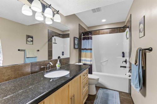 9 Vantage Crescent, Olds, AB 