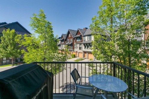 334 Ascot Circle Sw, Calgary, AB 