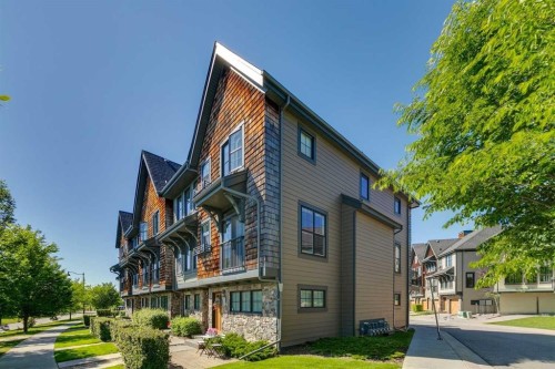 334 Ascot Circle Sw, Calgary, AB 