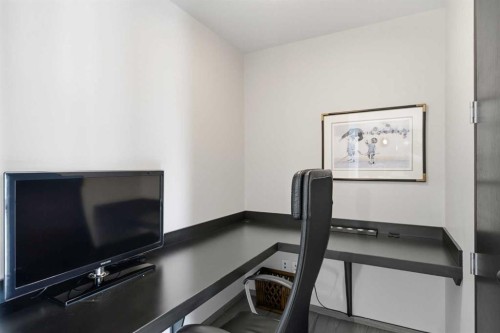 1702-108 9 Avenue Sw, Calgary, AB - Indoor Photo Showing Office