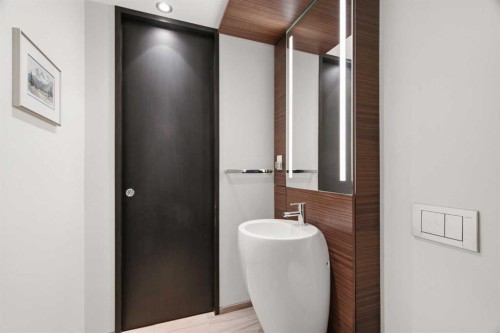 1702-108 9 Avenue Sw, Calgary, AB - Indoor Photo Showing Bathroom