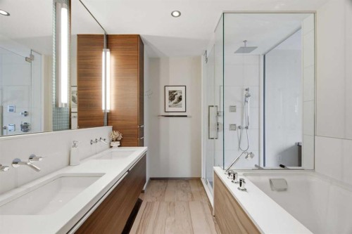 1702-108 9 Avenue Sw, Calgary, AB - Indoor Photo Showing Bathroom