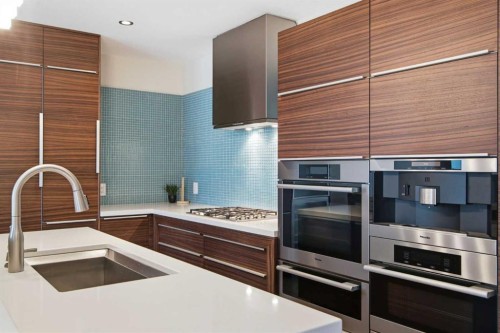 1702-108 9 Avenue Sw, Calgary, AB - Indoor Photo Showing Kitchen With Upgraded Kitchen