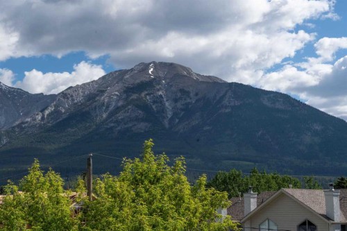 905A Bridge Road, Canmore, AB 