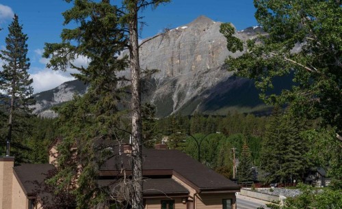 905A Bridge Road, Canmore, AB 