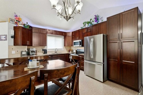 336 Coventry Close Ne, Calgary, AB 