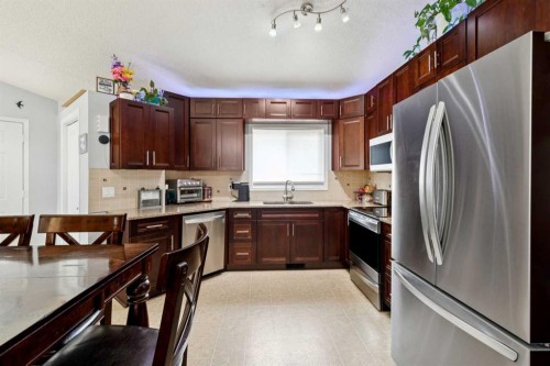 336 Coventry Close Ne, Calgary, AB 