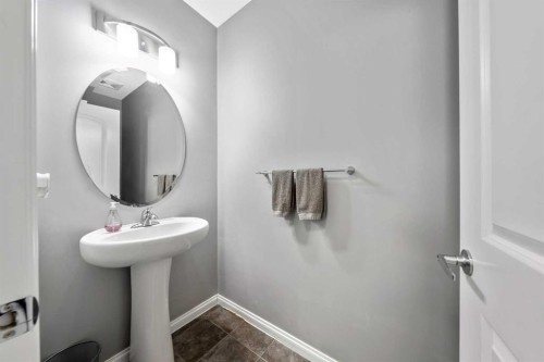 64 Sunrise Terrace, Cochrane, AB - Indoor Photo Showing Bathroom
