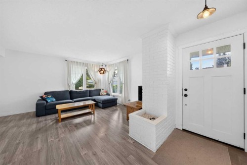 4819 Vanguard Road Nw, Calgary, AB 