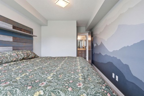 403-916 Memorial Drive Nw, Calgary, AB - Indoor Photo Showing Bedroom
