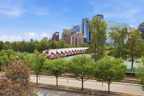 403-916 Memorial Drive Nw, Calgary, AB - Outdoor With View