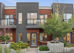 2-71 34 Avenue SW Calgary, AB T2S 3H4