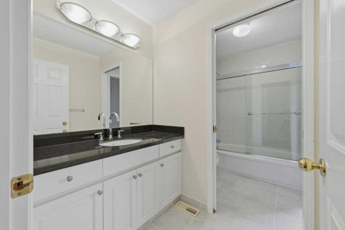 22 Varsity Estates Close Nw, Calgary, AB 