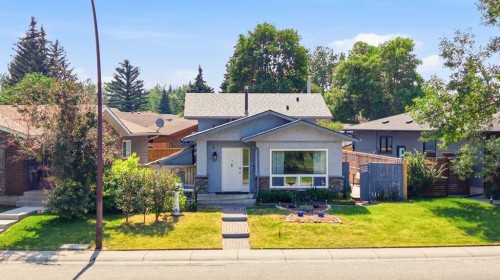 55 Sunbank Road Se, Calgary, AB - Outdoor With Facade