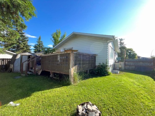 112 Huntstrom Drive Ne, Calgary, AB - Outdoor