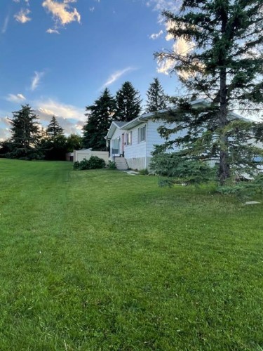 112 Huntstrom Drive Ne, Calgary, AB - Outdoor
