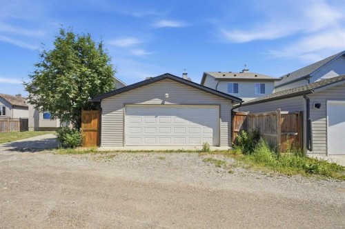 258 Cranberry Place Se, Calgary, AB - Outdoor