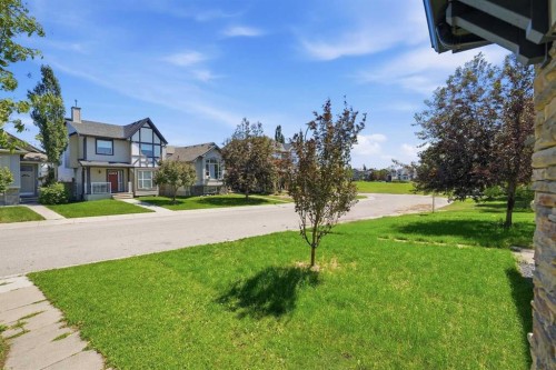 258 Cranberry Place Se, Calgary, AB - Outdoor With Facade