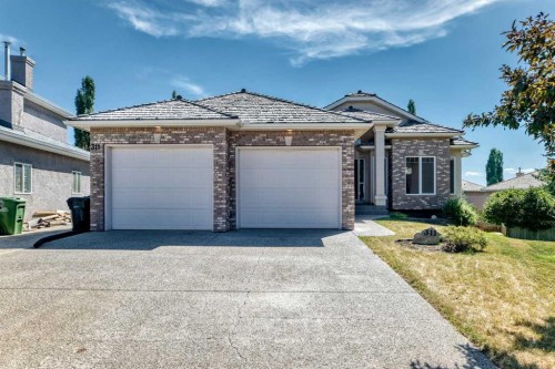 311 Royal Crest Bay Nw, Calgary, AB - Outdoor