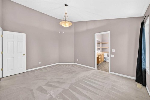 311 Royal Crest Bay Nw, Calgary, AB - Indoor Photo Showing Other Room