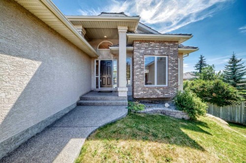 311 Royal Crest Bay Nw, Calgary, AB - Outdoor