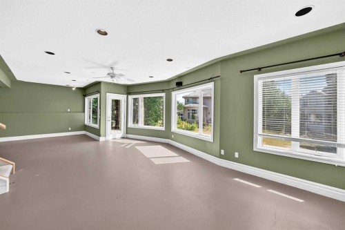 311 Royal Crest Bay Nw, Calgary, AB -  Photo Showing Other Room