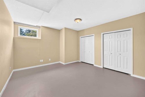 311 Royal Crest Bay Nw, Calgary, AB - Indoor Photo Showing Other Room
