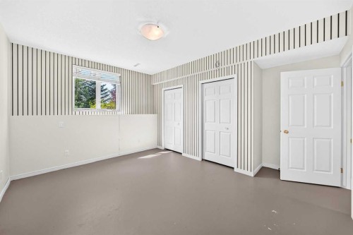 311 Royal Crest Bay Nw, Calgary, AB - Indoor Photo Showing Other Room
