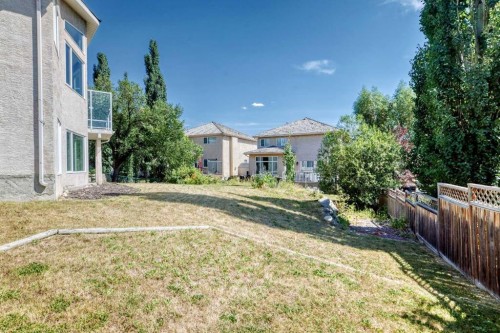 311 Royal Crest Bay Nw, Calgary, AB - Outdoor