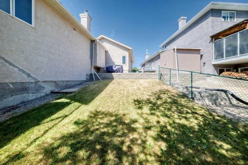 311 Royal Crest Bay Nw, Calgary, AB - Outdoor With Exterior