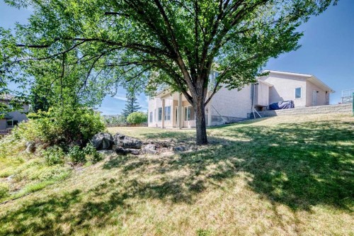 311 Royal Crest Bay Nw, Calgary, AB - Outdoor