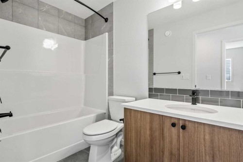 659 Chelsea Pier Run, Chestermere, AB - Indoor Photo Showing Bathroom