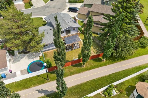 12 Berkley Place Nw, Calgary, AB 
