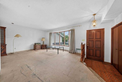 12 Berkley Place Nw, Calgary, AB 