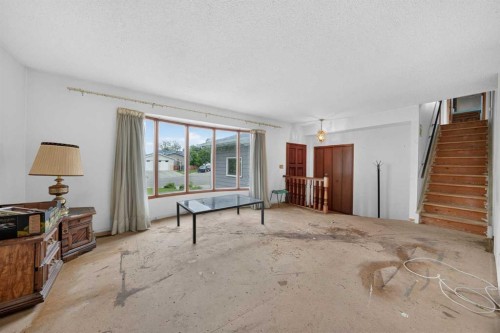 12 Berkley Place Nw, Calgary, AB 