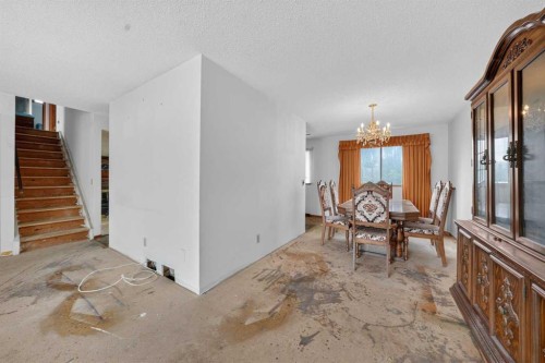 12 Berkley Place Nw, Calgary, AB 