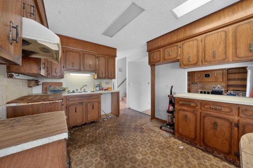 12 Berkley Place Nw, Calgary, AB 