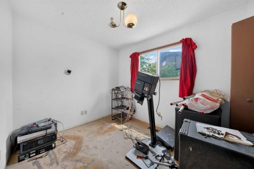 12 Berkley Place Nw, Calgary, AB 