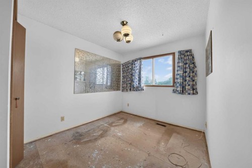 12 Berkley Place Nw, Calgary, AB 