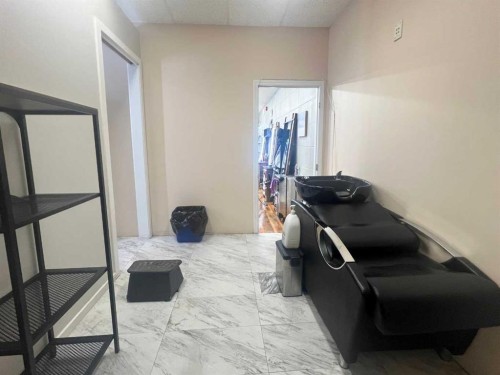 110&111-7015 Macleod Trail Sw, Calgary, AB 