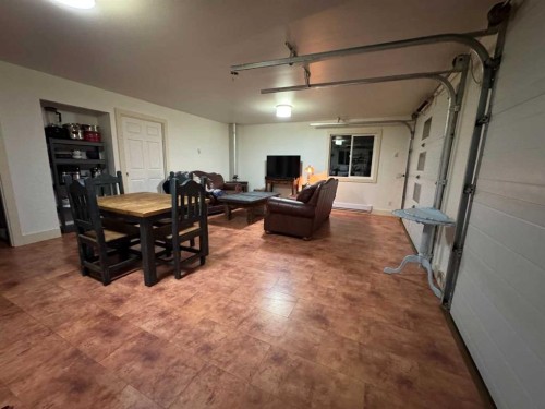 33374 Range Road 55, Rural Mountain View County, AB - Indoor Photo Showing Other Room