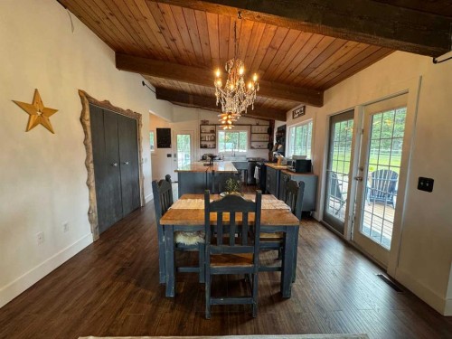 33374 Range Road 55, Rural Mountain View County, AB - Indoor Photo Showing Dining Room