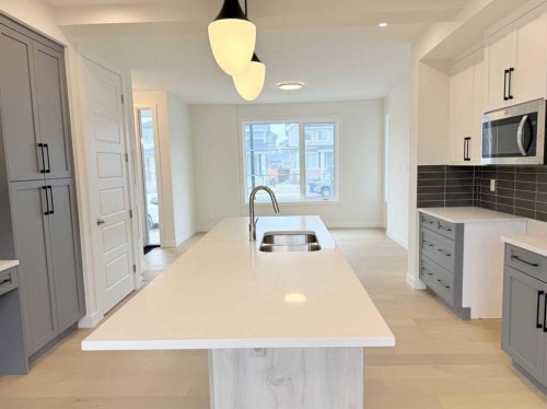 322 Sundown Road, Cochrane, AB 
