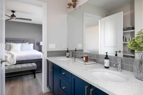 79 Waterford Mews, Chestermere, AB - Indoor Photo Showing Bathroom